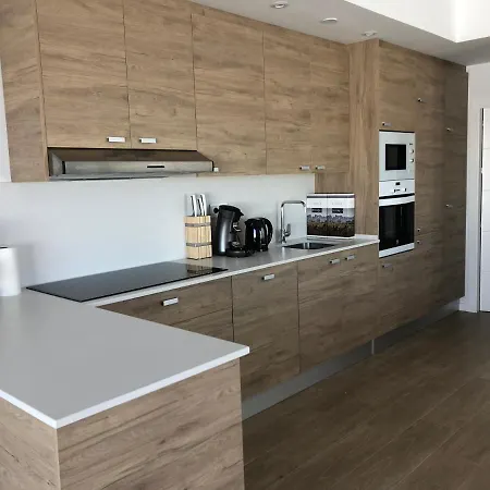5-8p-6 Beds-swimming Pool With Jacuzzi