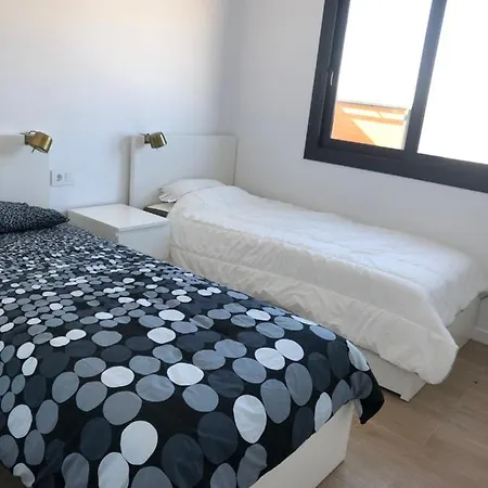 5-8p-6 Beds-swimming Pool With Jacuzzi