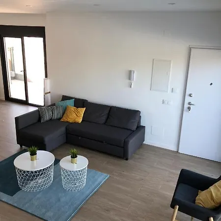 5-8p-6 Beds-swimming Pool With Jacuzzi